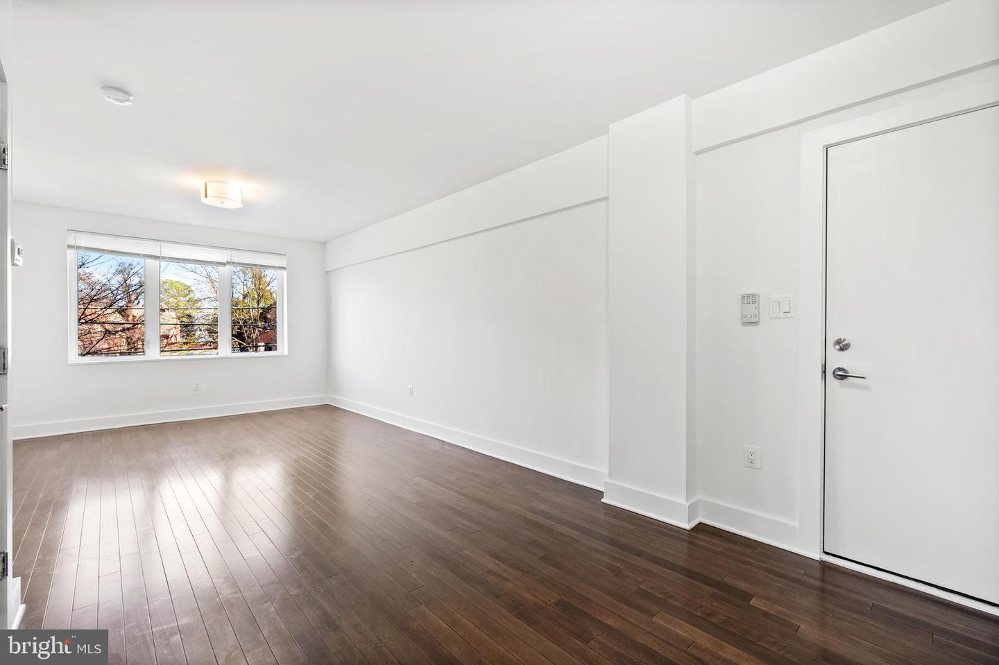 110 Gallatin St Nw #11 Property Photo 6
