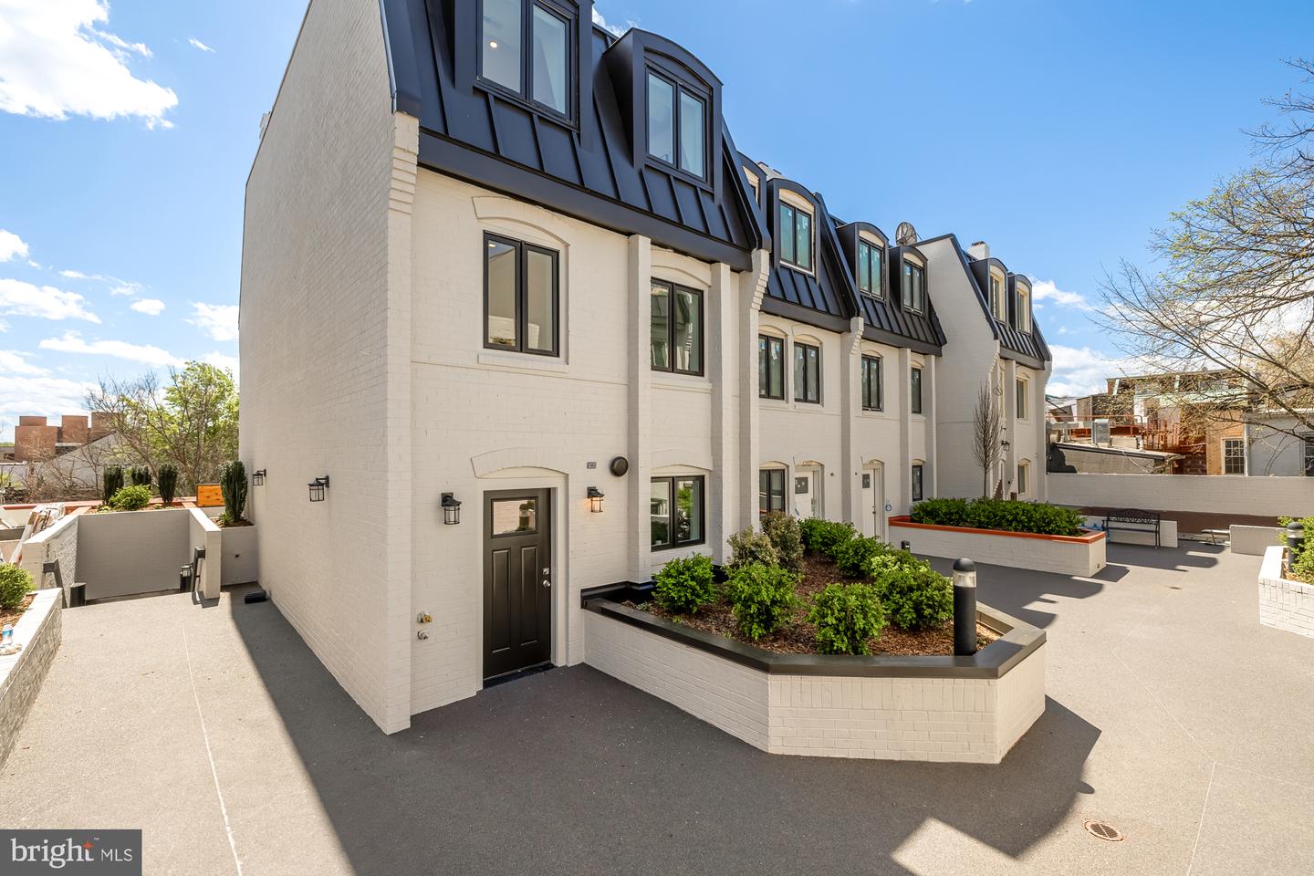1200 Eton Ct Nw #t4 Property Photo 1
