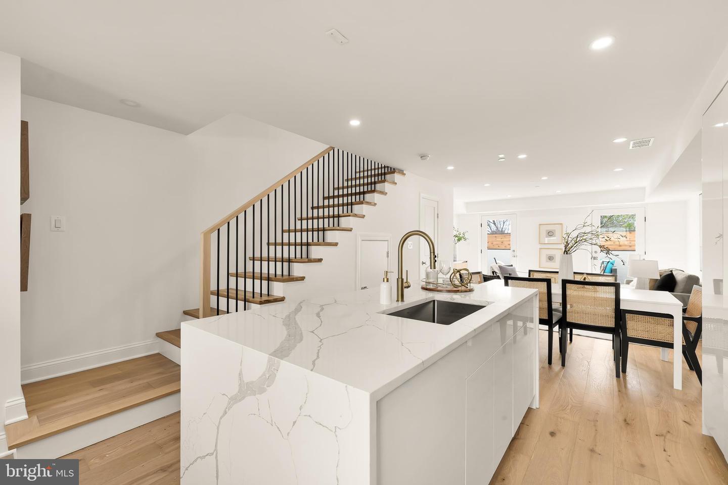 1204 Eton Ct Nw #t2 Property Photo 9