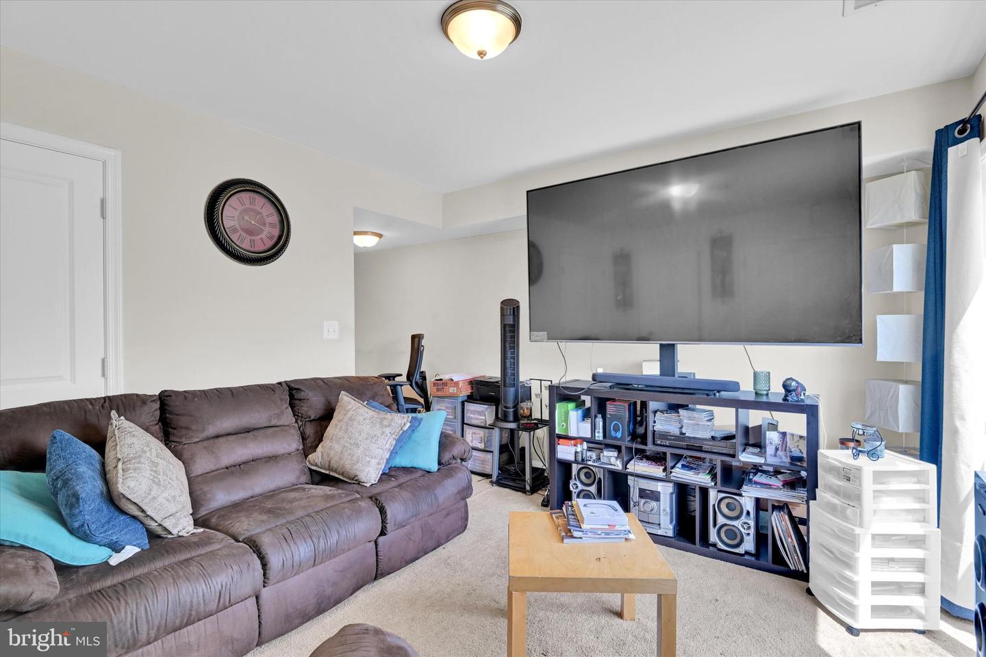 2380 Elvans Rd Se Property Photo 5