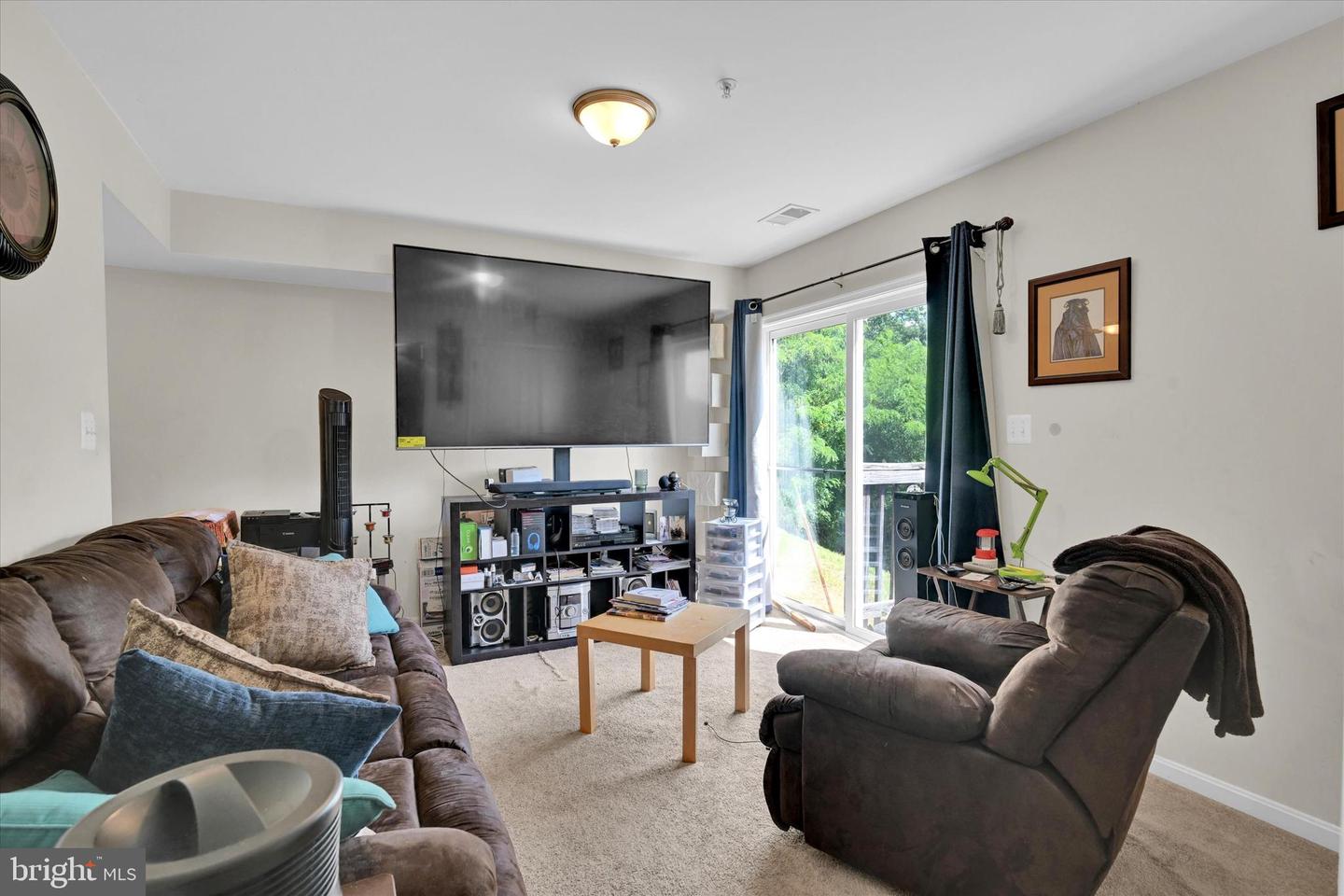 2380 Elvans Rd Se Property Photo 6