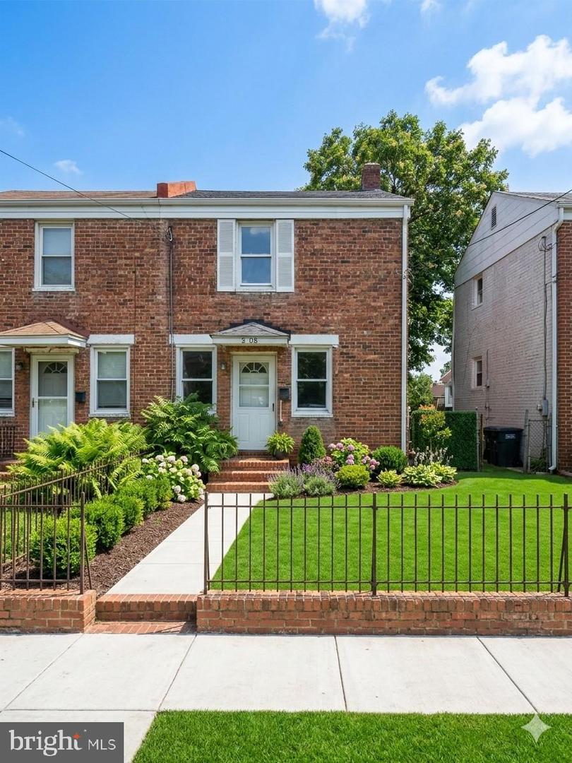 5508 B St Se Property Photo 1