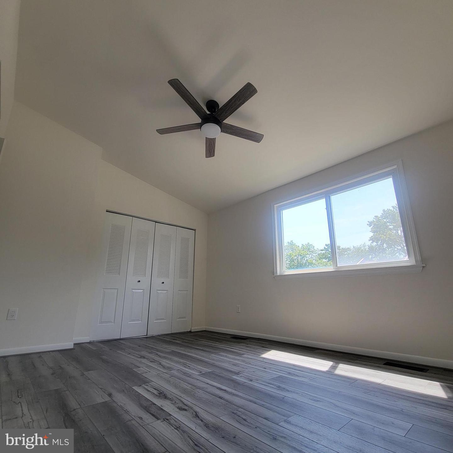 1126 Barnaby Ter Se Property Photo 28