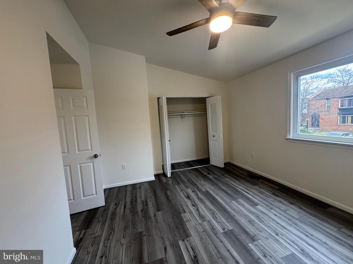 1126 Barnaby Ter Se Property Photo 51