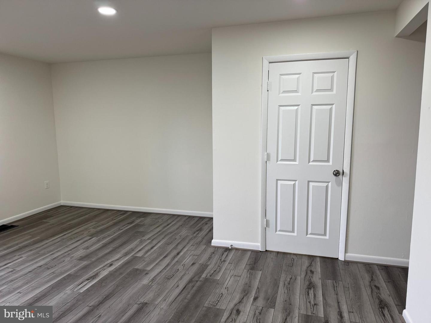 1126 Barnaby Ter Se Property Photo 52