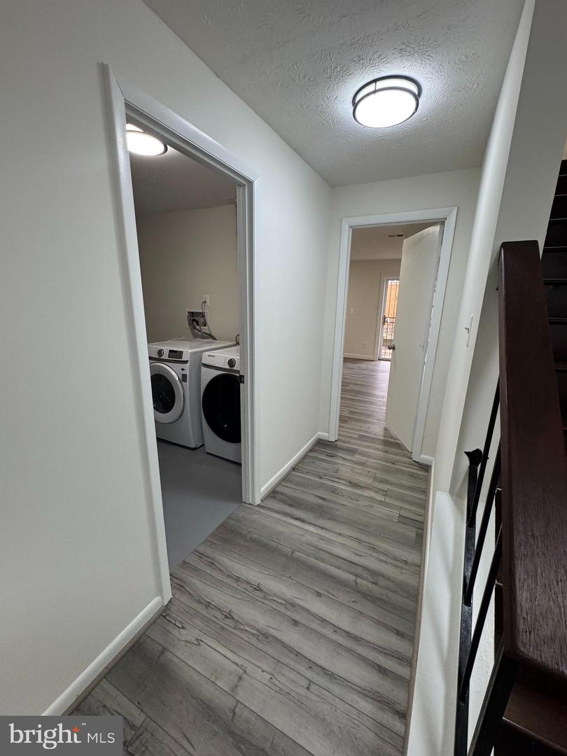 1126 Barnaby Ter Se Property Photo 57