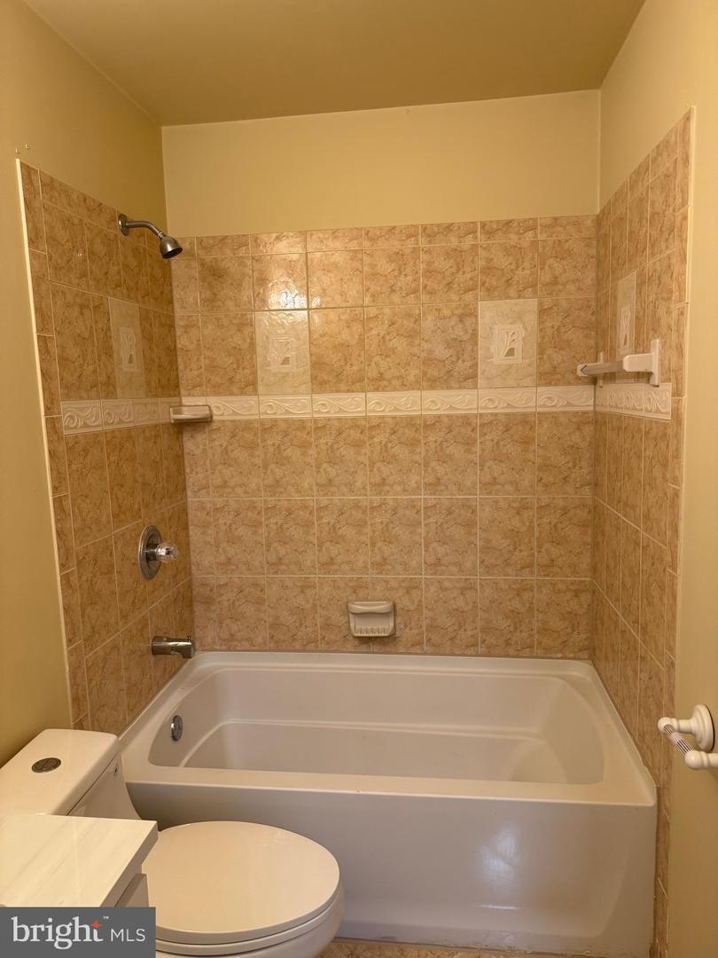 1126 Barnaby Ter Se Property Photo 62