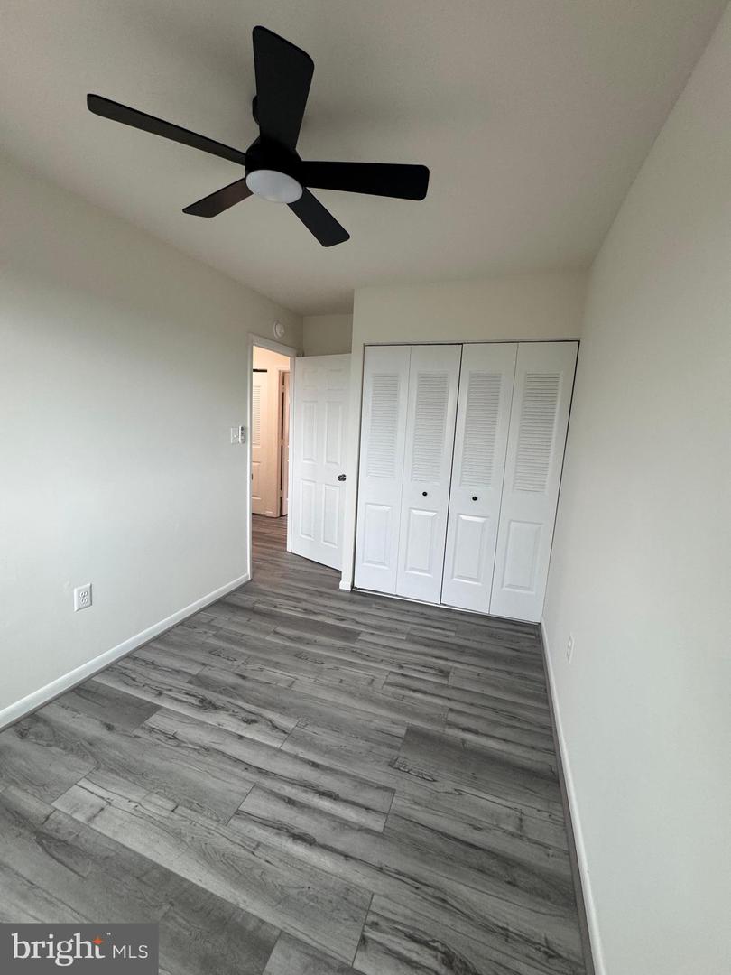 1126 Barnaby Ter Se Property Photo 64