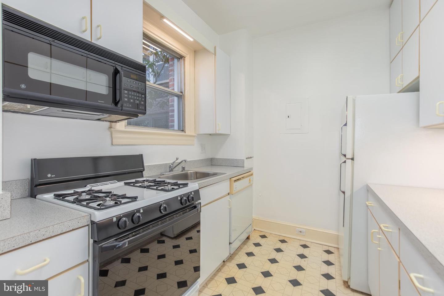 4000 Cathedral Ave Nw #346b Property Photo 8