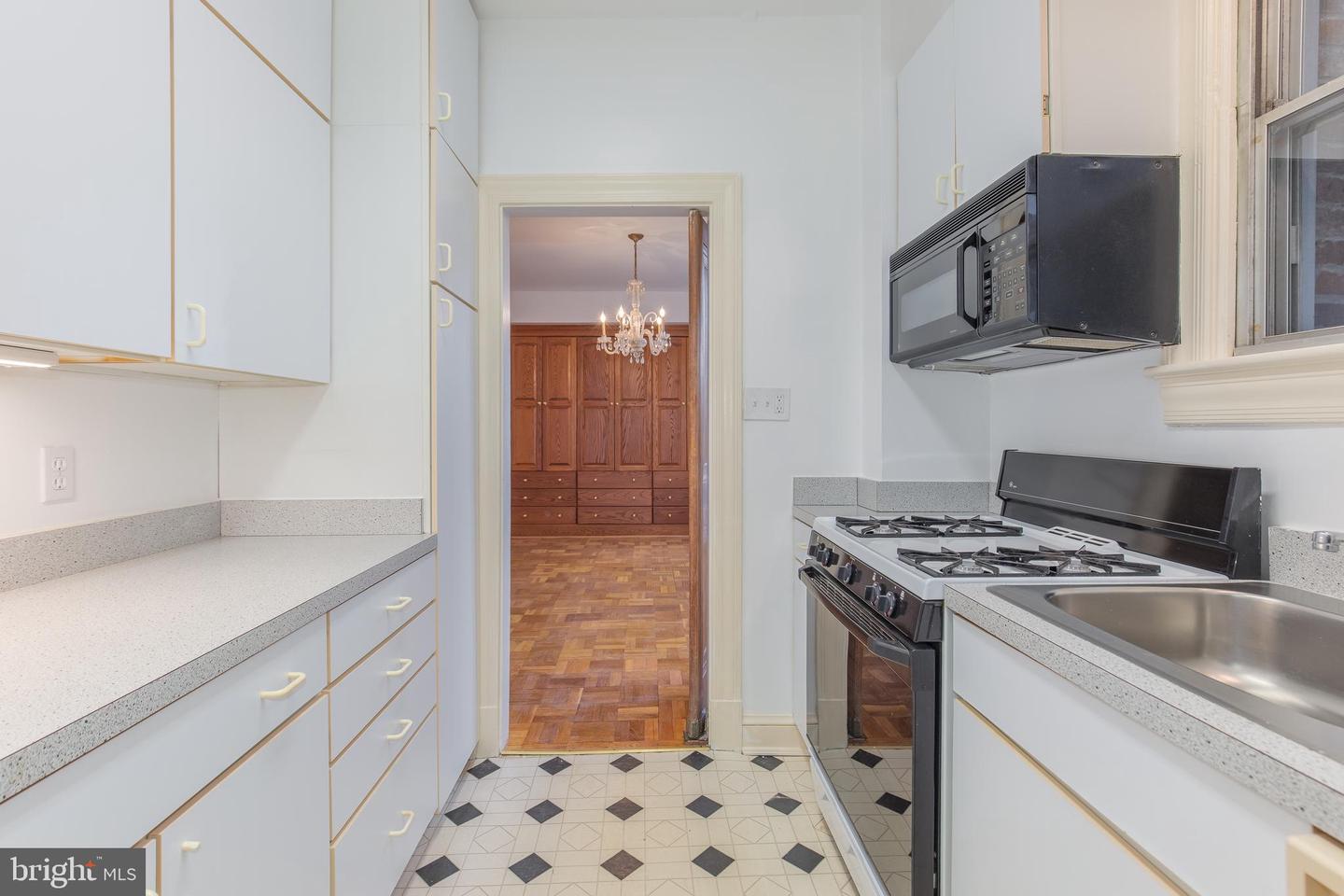 4000 Cathedral Ave Nw #346b Property Photo 9