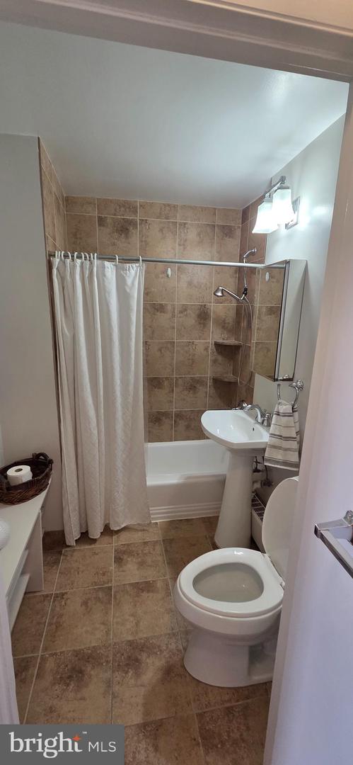 305 C St Ne #202 Property Photo 18
