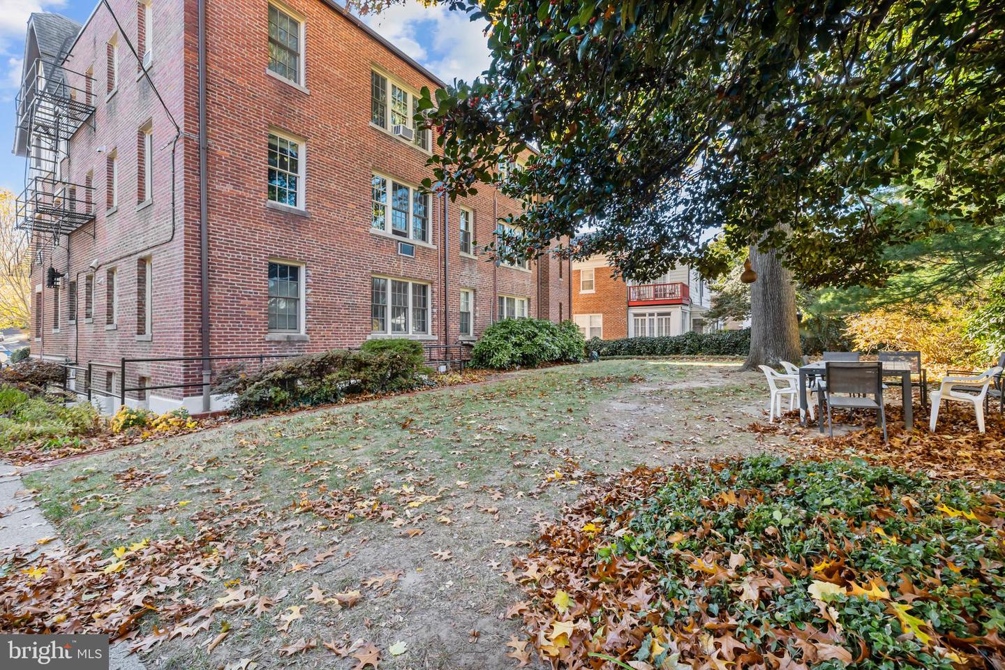 3001 Porter St Nw #100 Property Photo 20