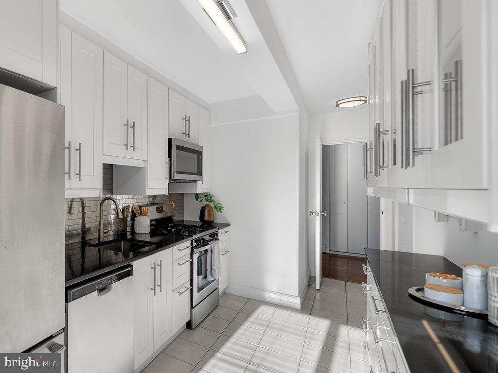 4201 Cathedral Ave Nw #905w Property Photo 17