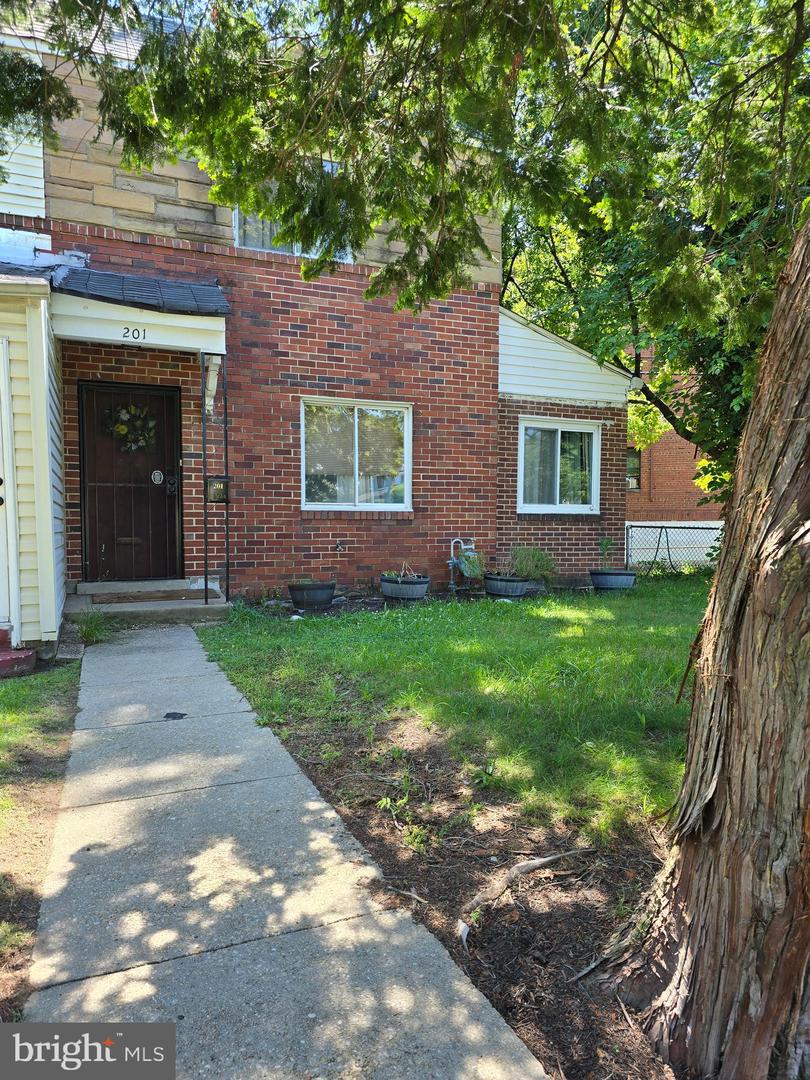201 34TH ST NE Property Photo 1