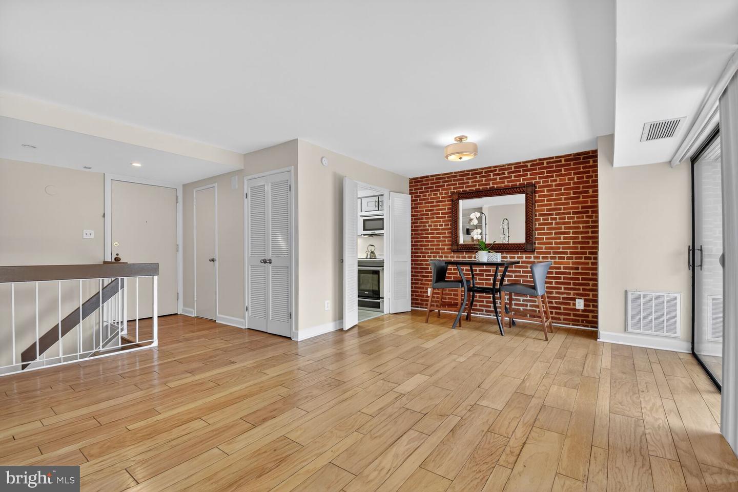 3225 Grace St Nw #101 Property Photo 3