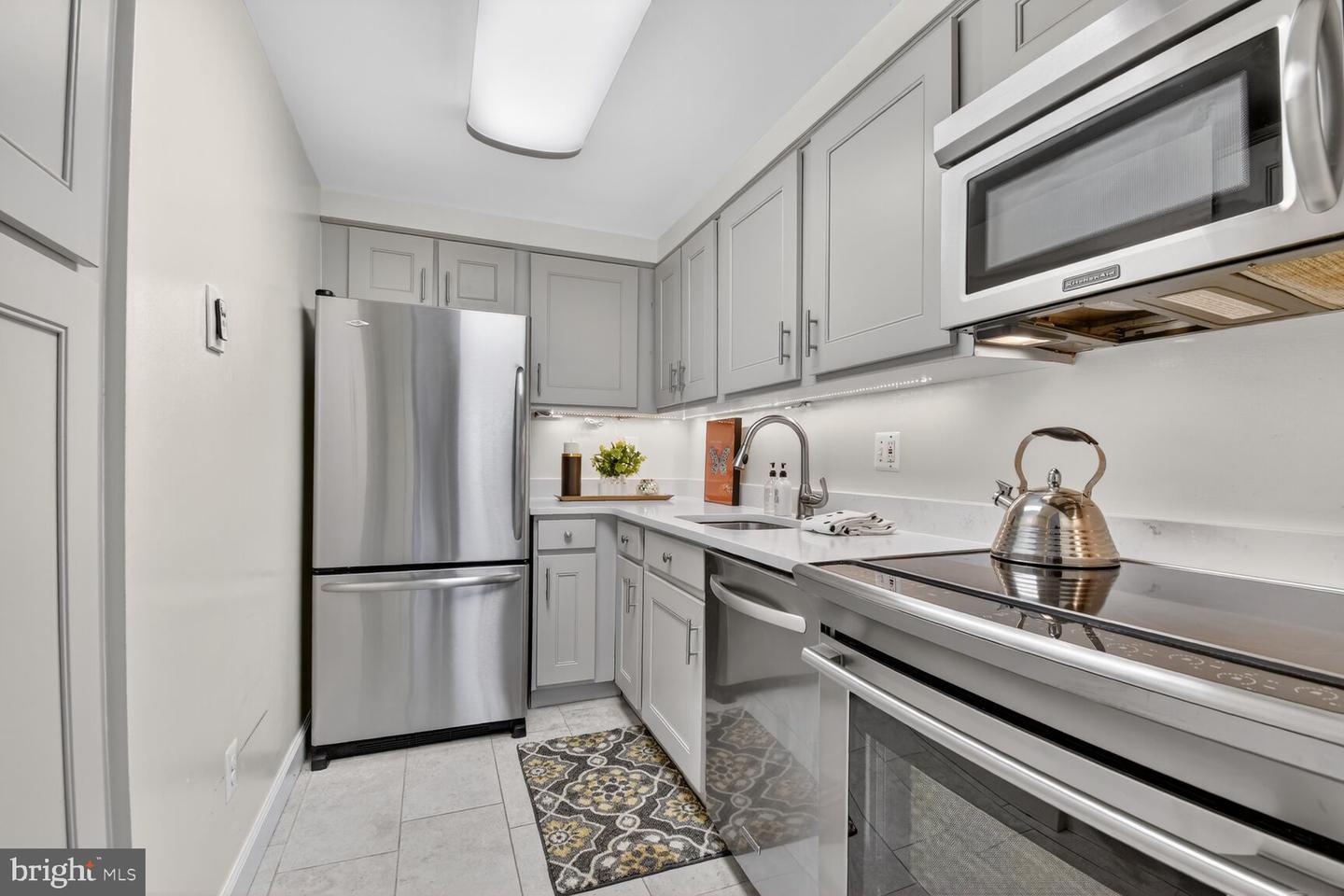 3225 Grace St Nw #101 Property Photo 12