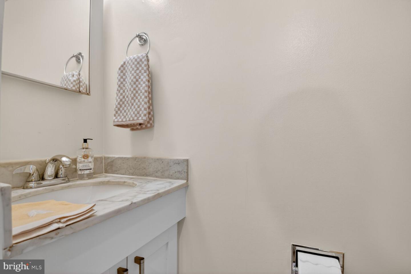 3225 Grace St Nw #101 Property Photo 16