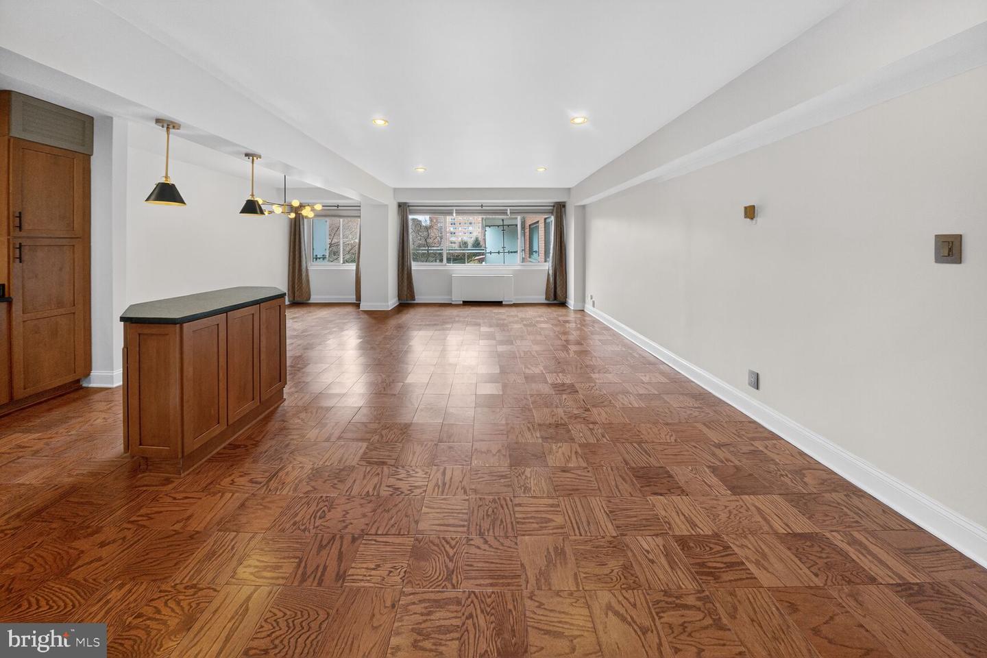 4201 Cathedral Ave Nw #222w Property Photo 4
