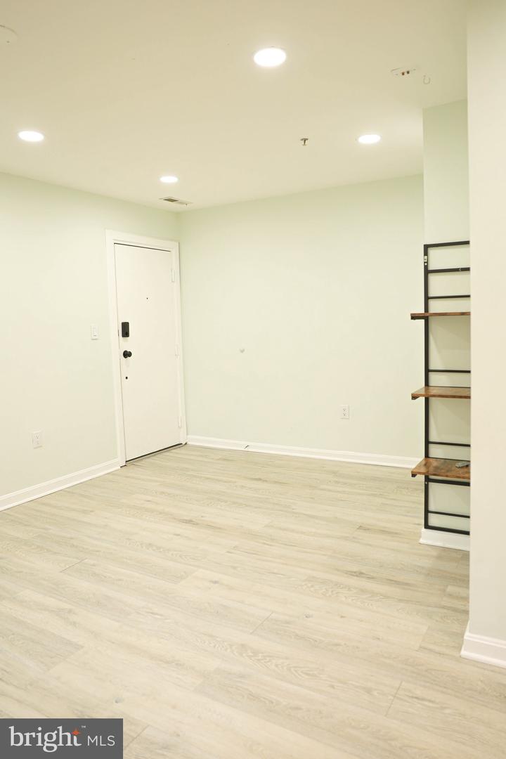 4124 Ames St Ne #13 Property Photo 6