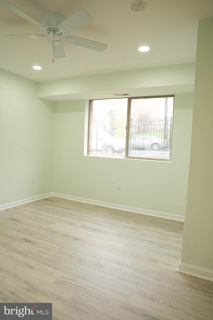 4124 Ames St Ne #13 Property Photo 7