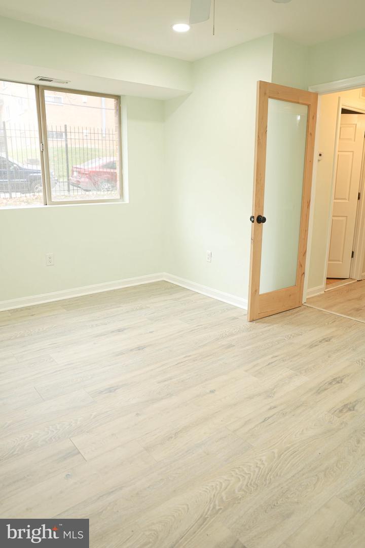 4124 Ames St Ne #13 Property Photo 9