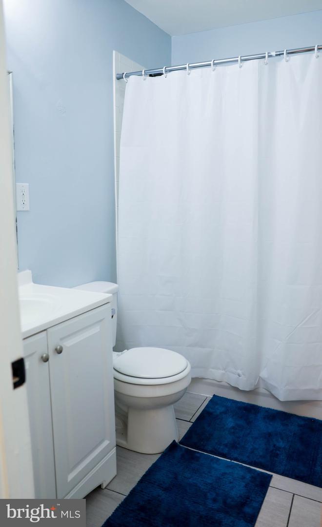 4124 Ames St Ne #13 Property Photo 11