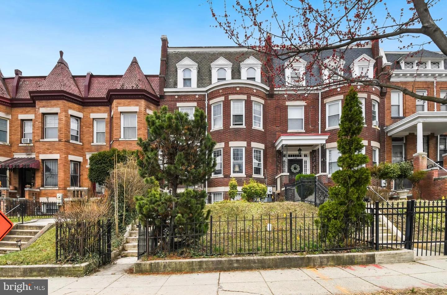 1118 GIRARD ST NW #B Property Photo 1