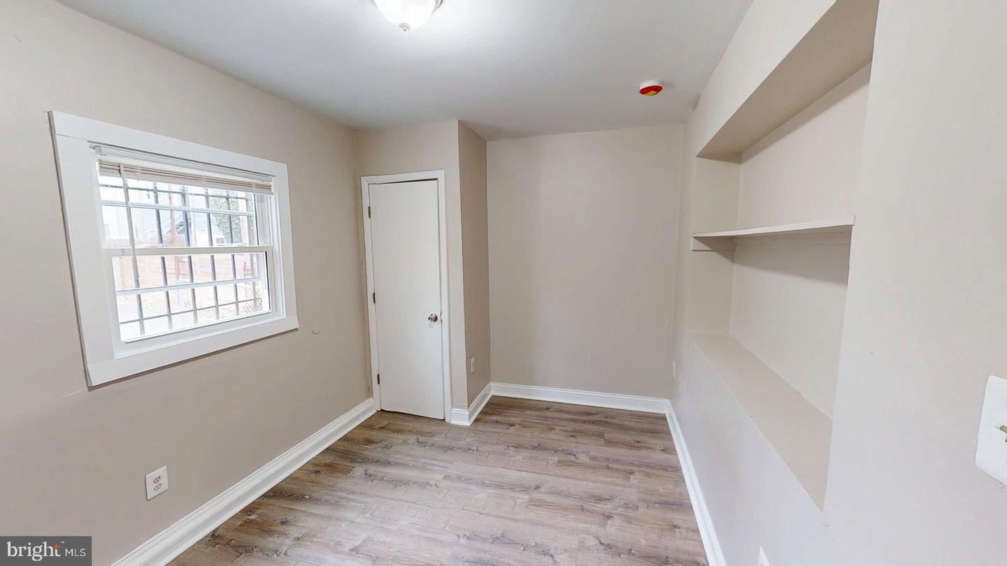 1211 18th Pl Ne Property Photo 3