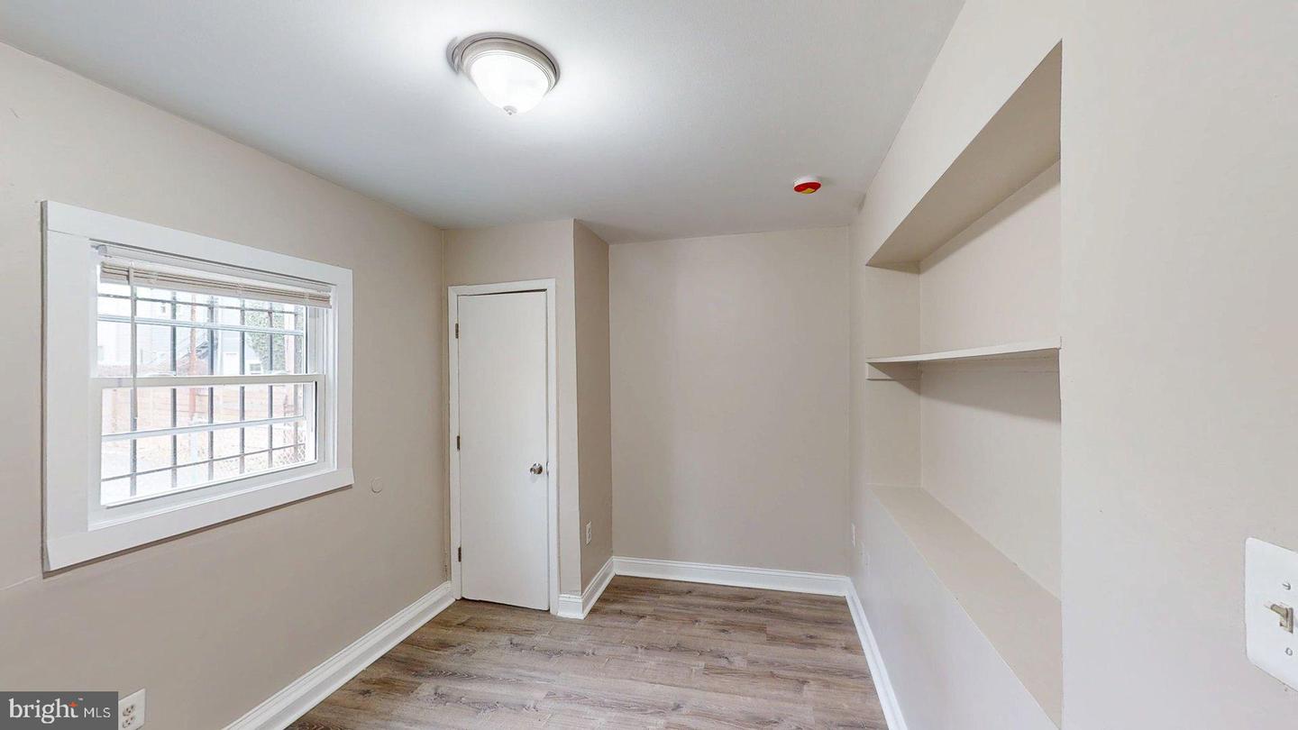 1211 18th Pl Ne Property Photo 5