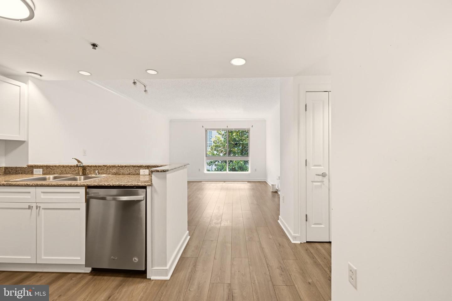 777 7th St Nw #1017 Property Photo 8