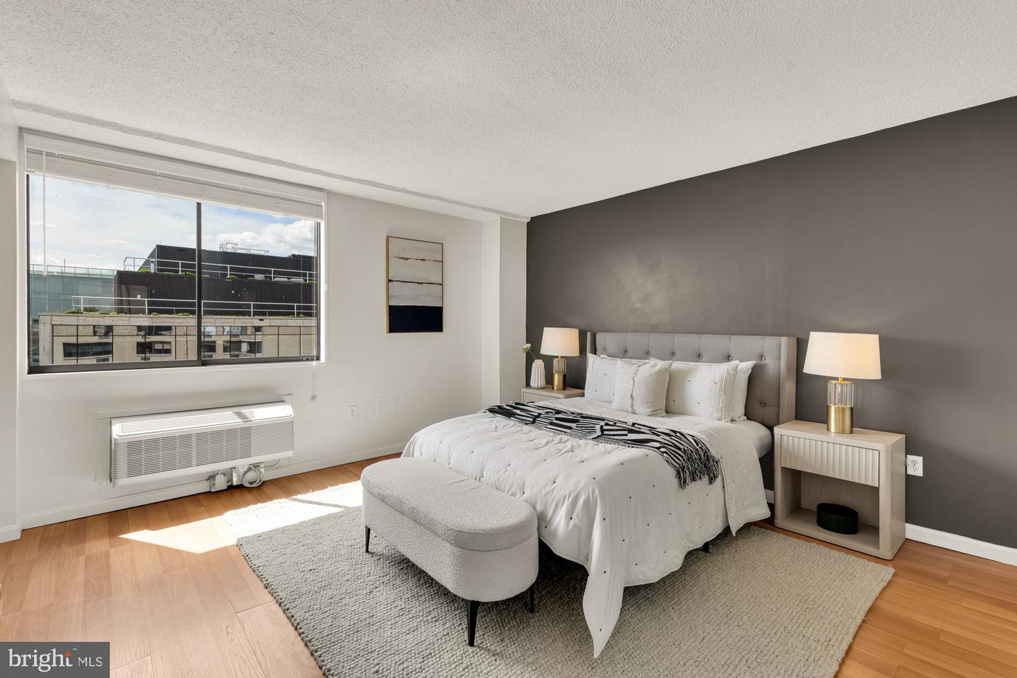 1325 18th St Nw #1010 Property Photo 8