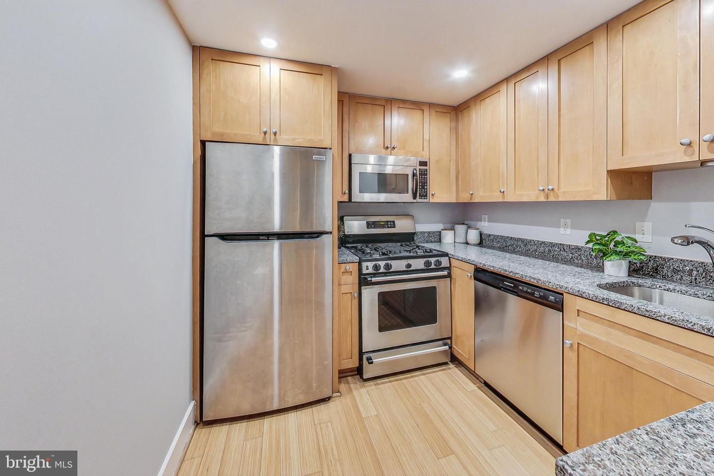 2328 Champlain St Nw #202 Property Photo 13