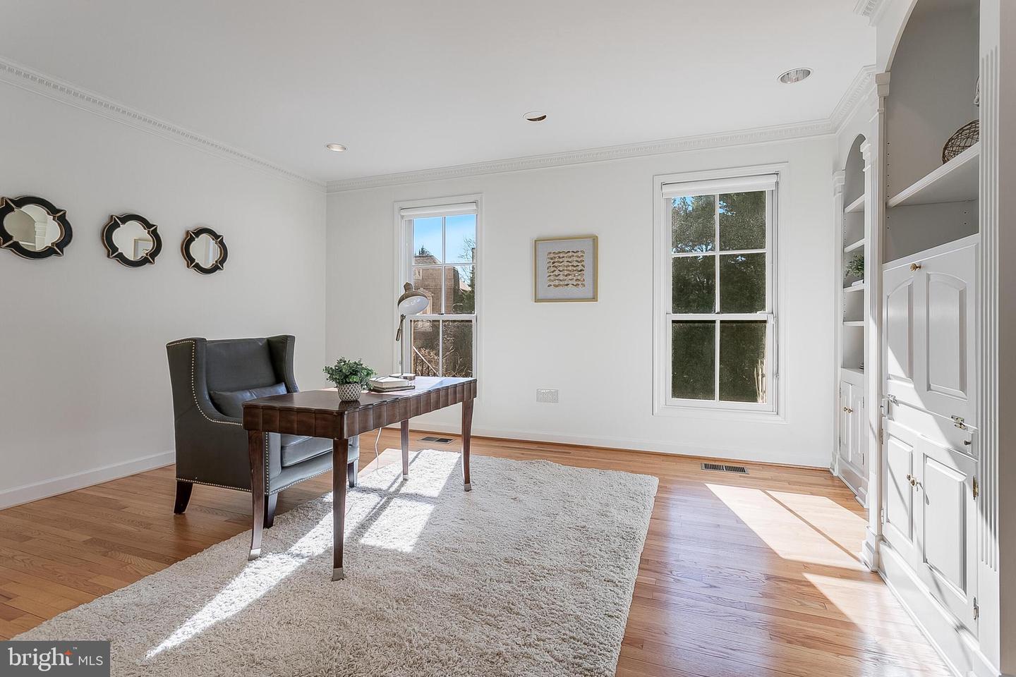 4709 Foxhall Cres Nw Property Photo 21