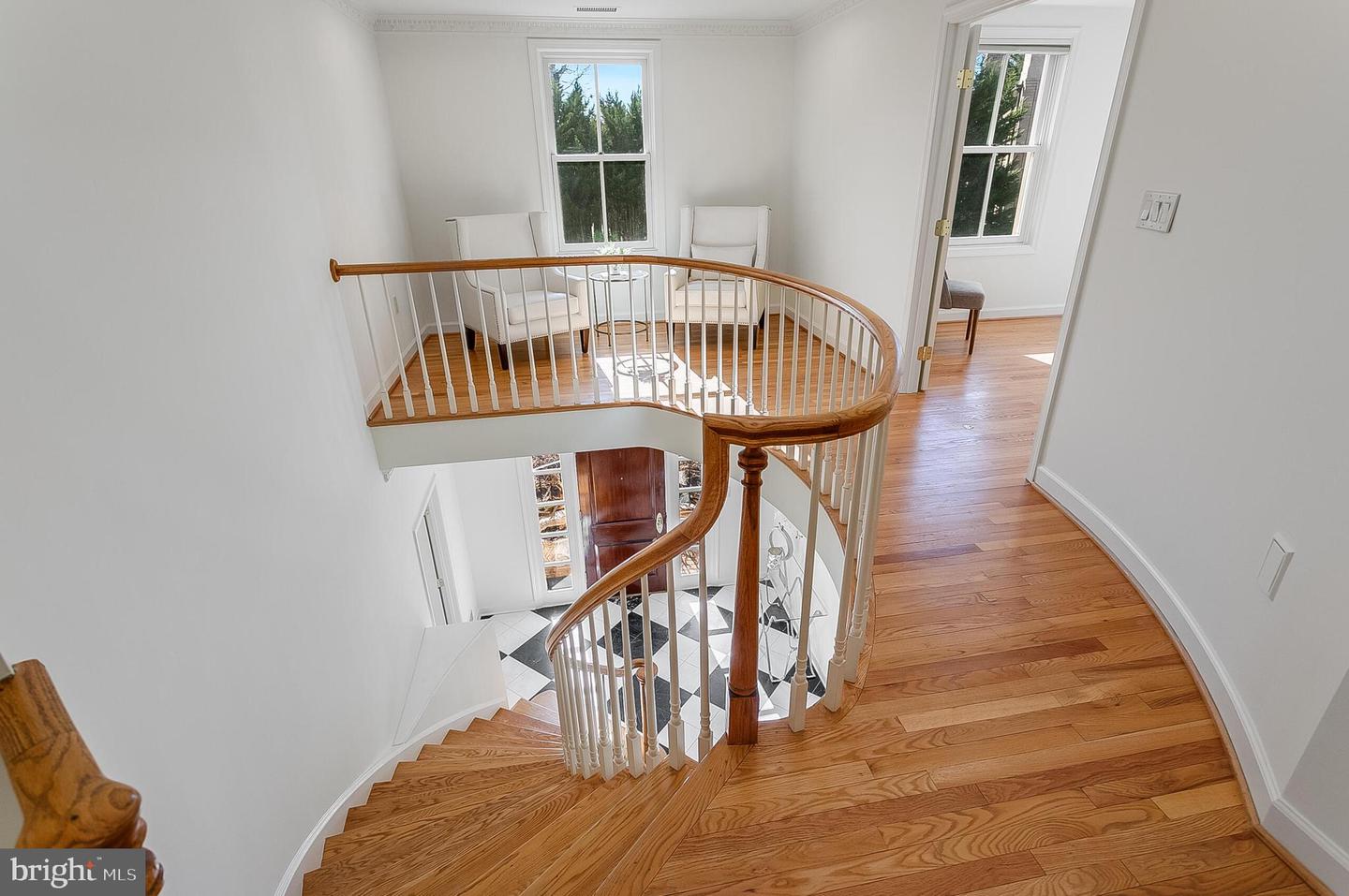 4709 Foxhall Cres Nw Property Photo 25