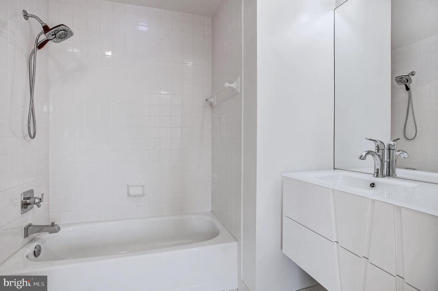 4709 Foxhall Cres Nw Property Photo 45
