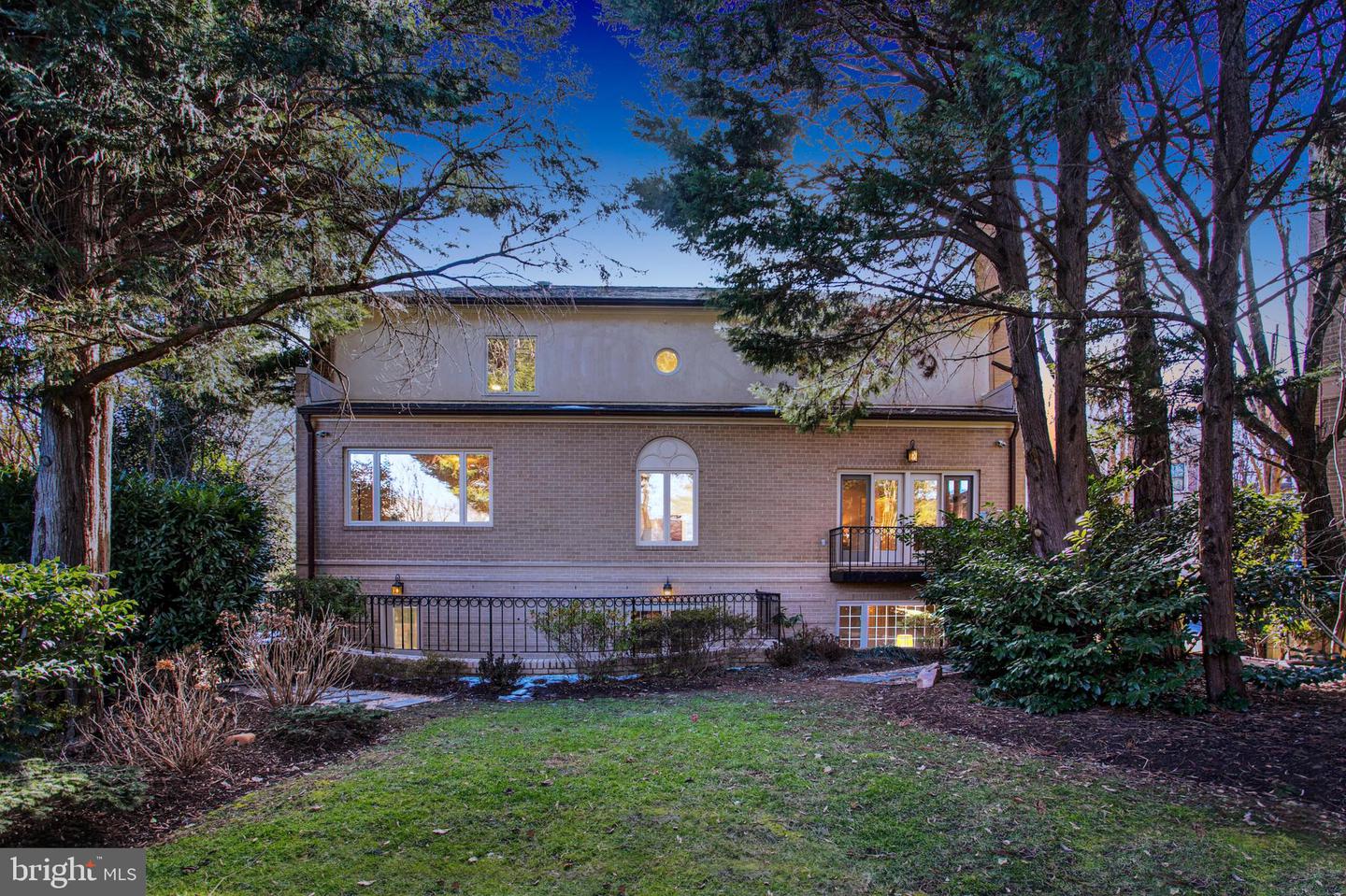 4709 Foxhall Cres Nw Property Photo 54
