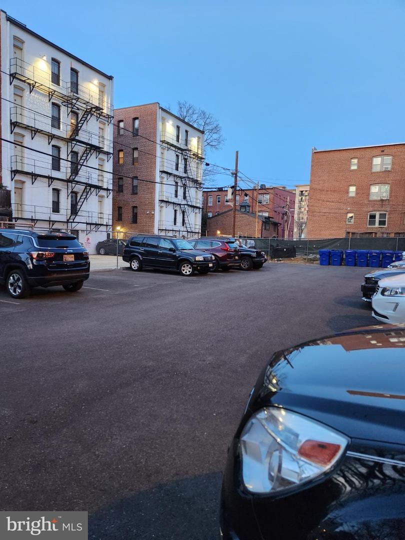 1429 Girard St Nw #205 Property Photo 41