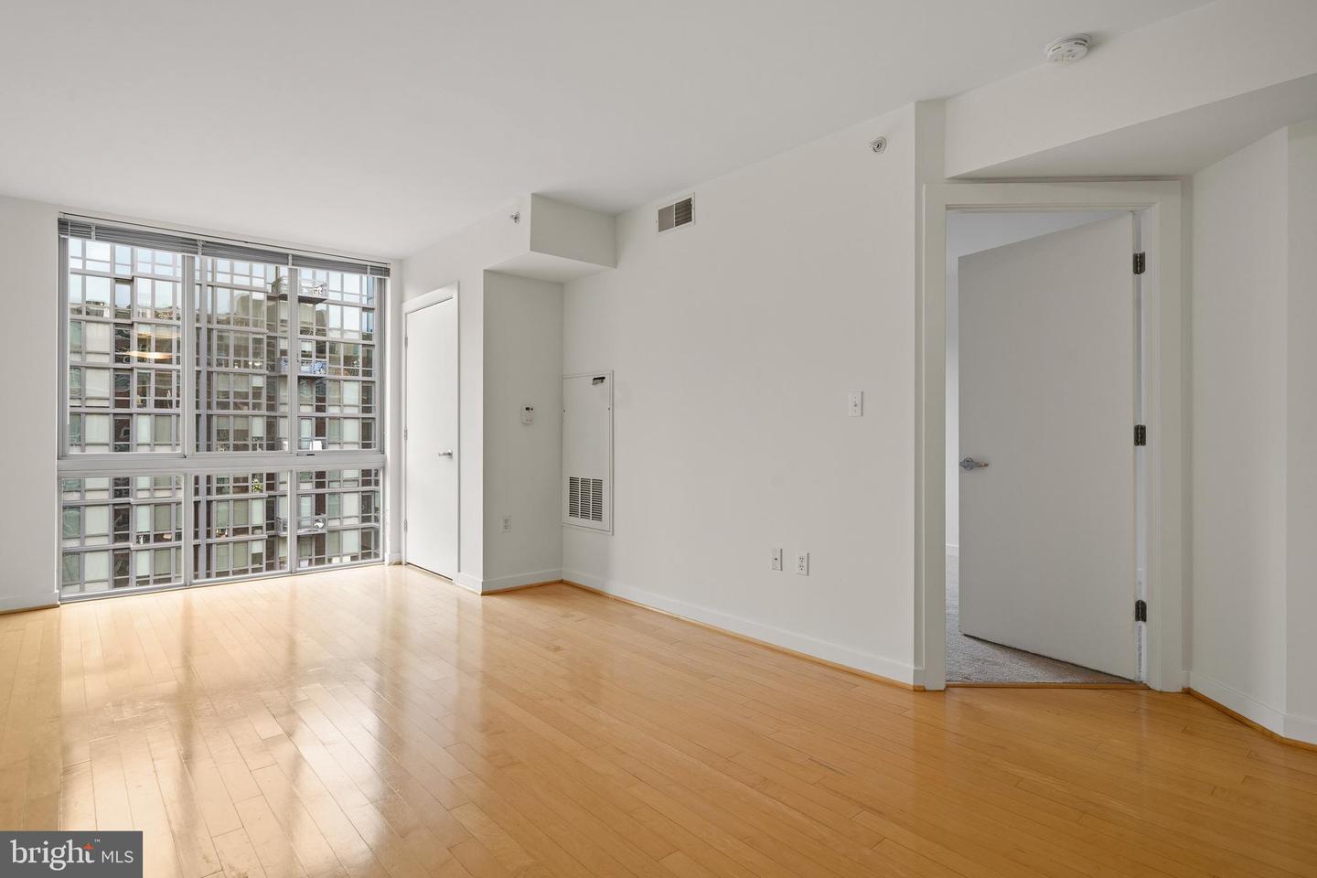 1000 New Jersey Ave Se #908 Property Photo 4