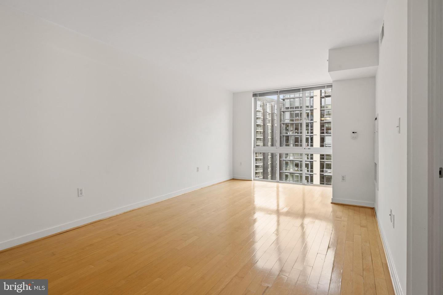 1000 New Jersey Ave Se #908 Property Photo 5