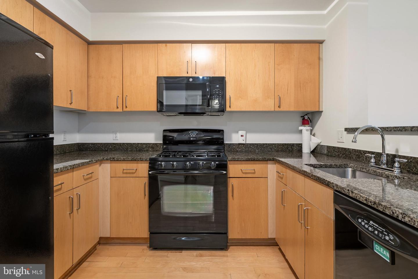 1000 New Jersey Ave Se #908 Property Photo 8