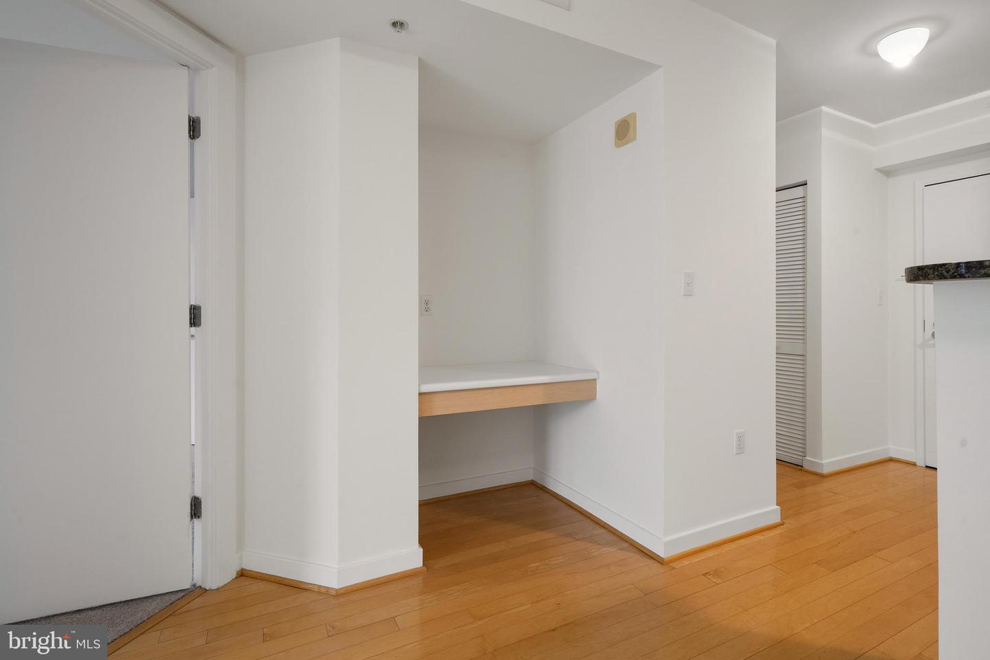 1000 New Jersey Ave Se #908 Property Photo 12