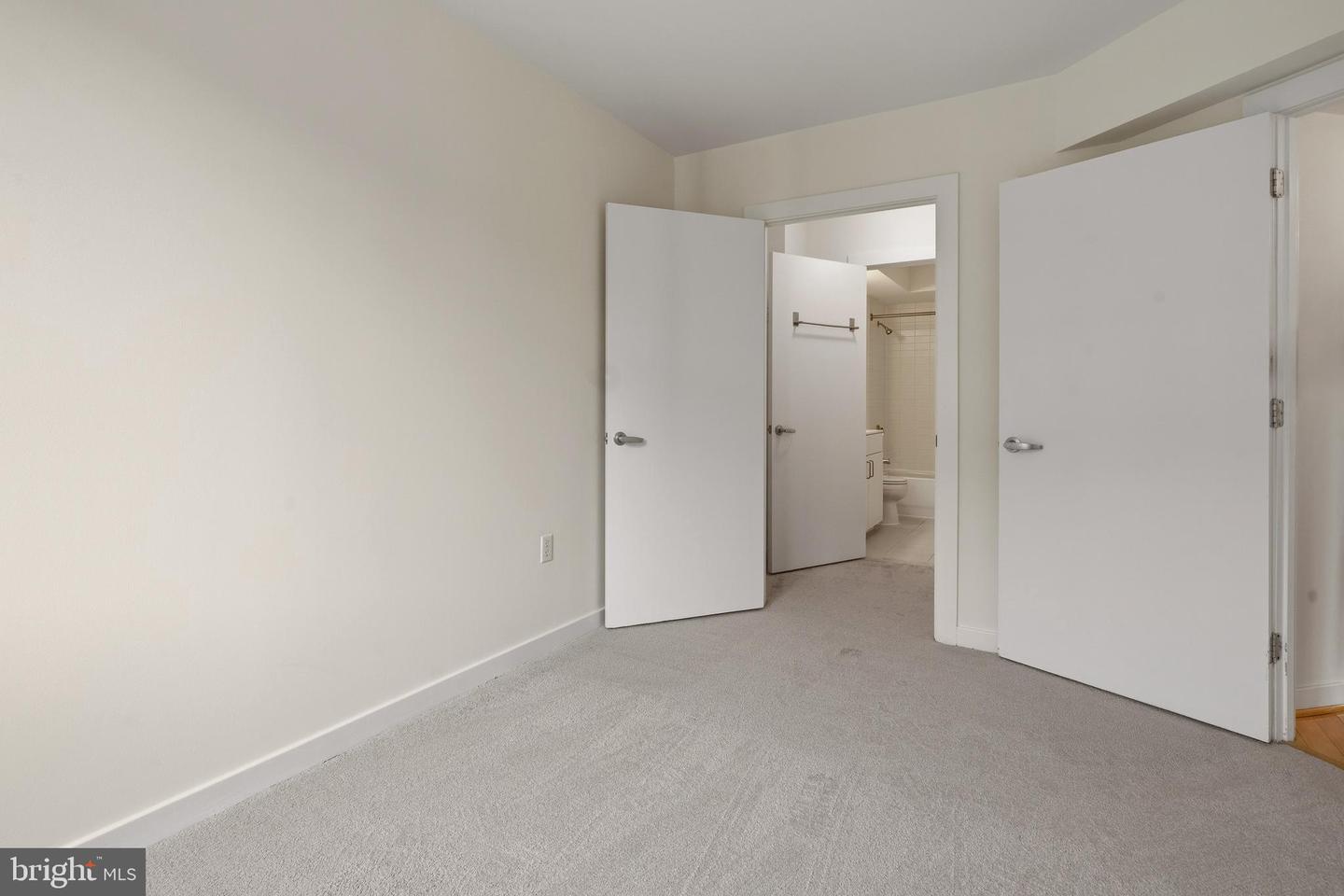 1000 New Jersey Ave Se #908 Property Photo 16