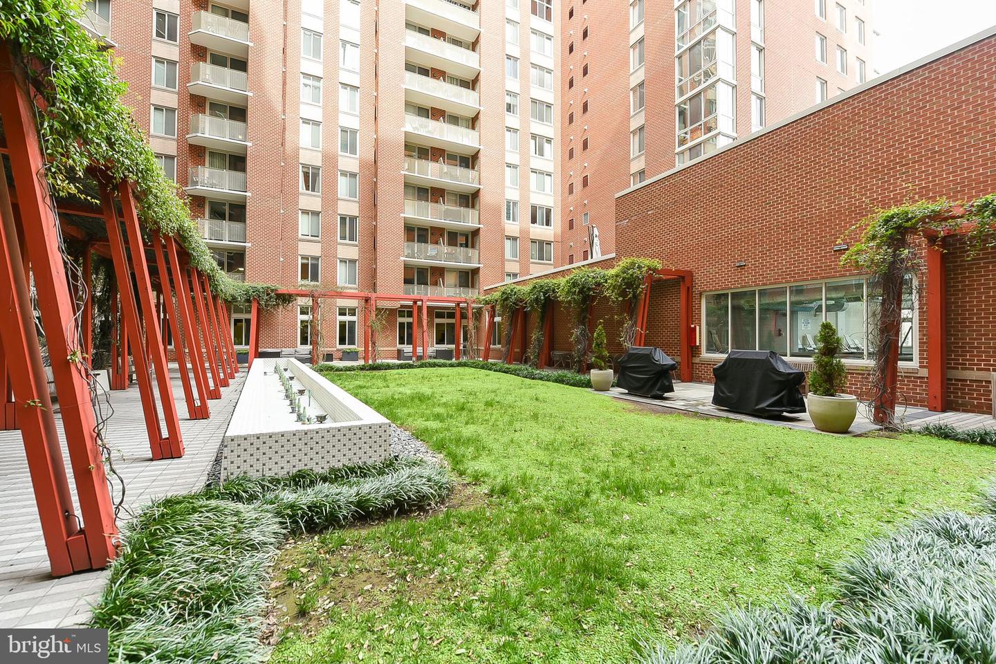 1000 New Jersey Ave Se #908 Property Photo 29
