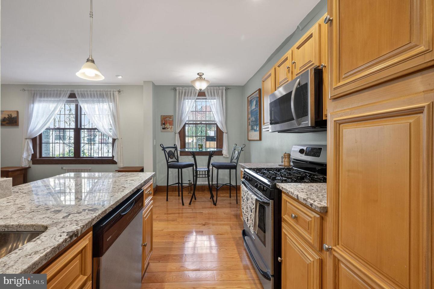 1860 CLYDESDALE PL NW #105 Property Photo 1