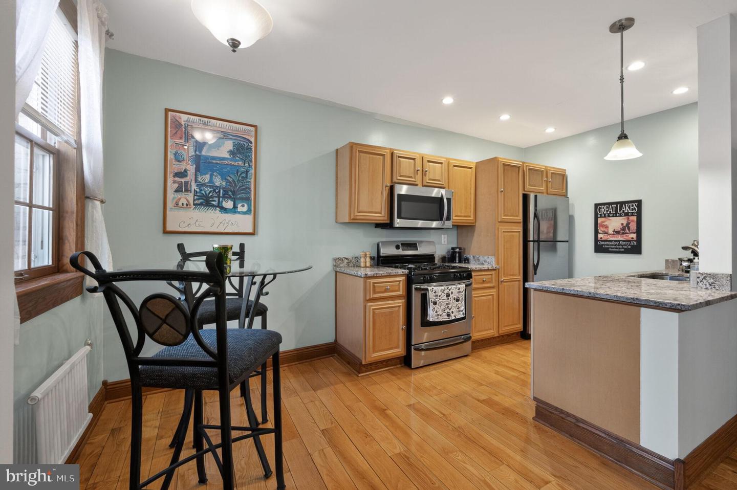 1860 Clydesdale Pl Nw #105 Property Photo 16