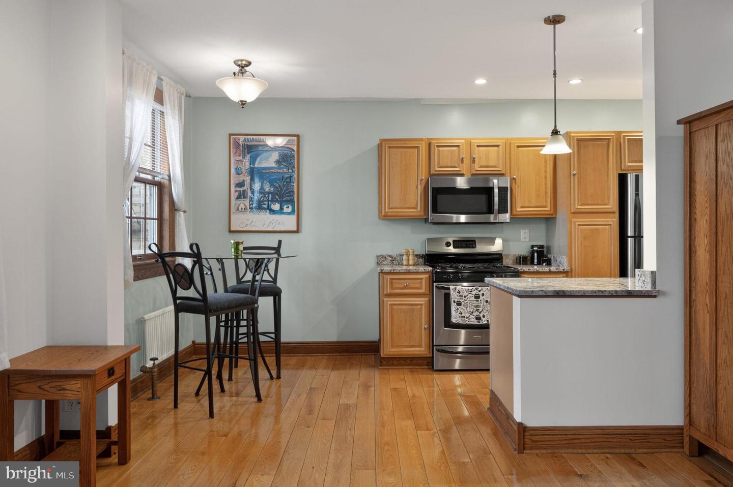 1860 Clydesdale Pl Nw #105 Property Photo 17