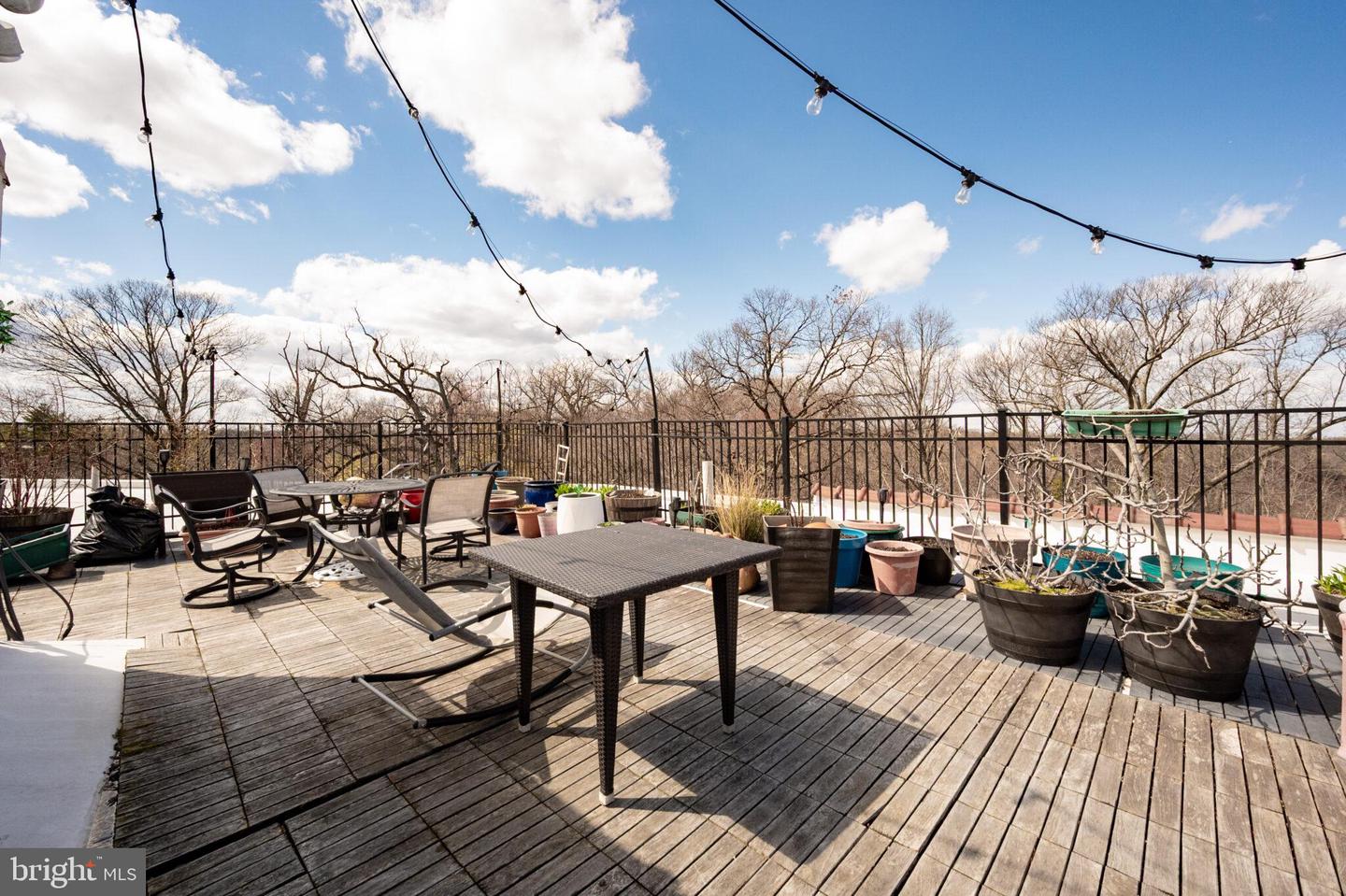1860 Clydesdale Pl Nw #105 Property Photo 36