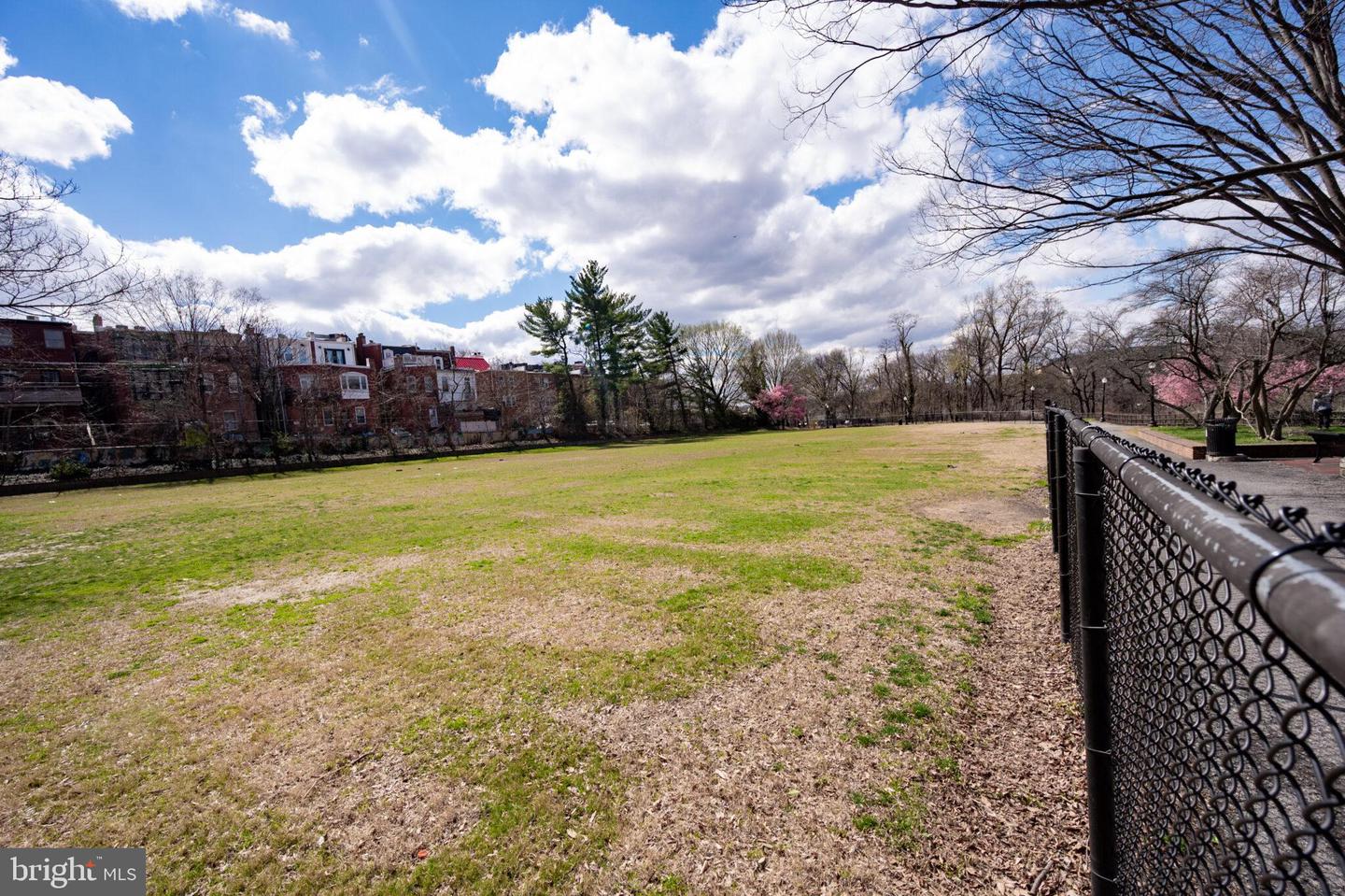 1860 Clydesdale Pl Nw #105 Property Photo 47
