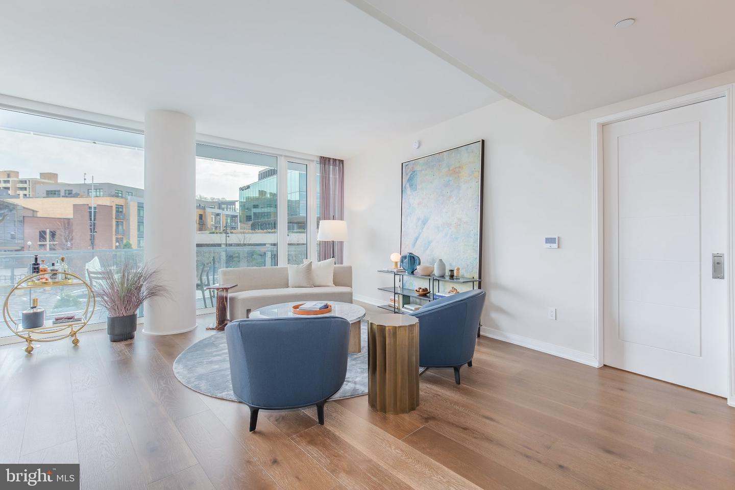 601 Wharf St Sw #203 Property Photo 4
