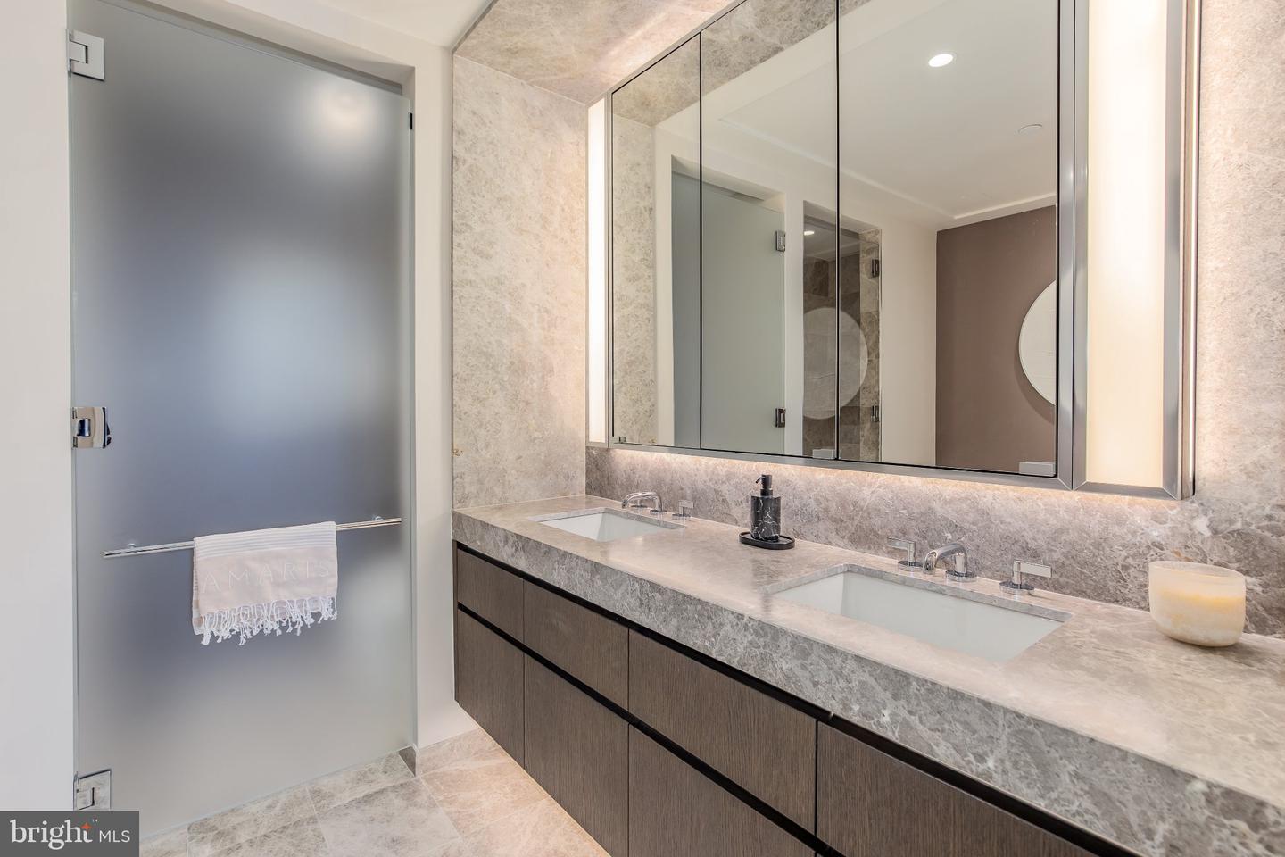 601 Wharf St Sw #203 Property Photo 13